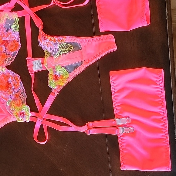 (J15) New Kaei & Shi pink x-small lingerie (just bottom) - Picture 3 of 6